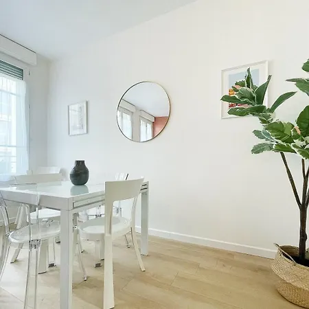 Appartement Le - 6 Voyageurs En Hyper Centre-ville Avec Wifi Reims