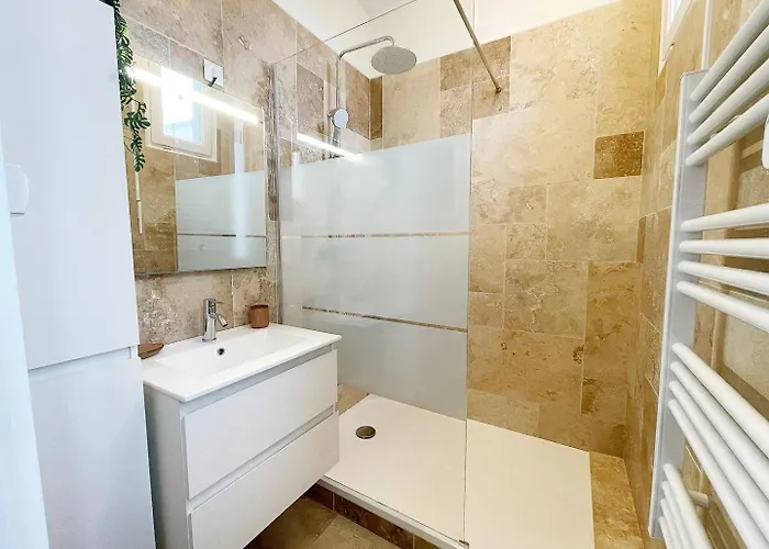 Le - 6 Voyageurs En Hyper Centre-ville Avec Wifi Reims